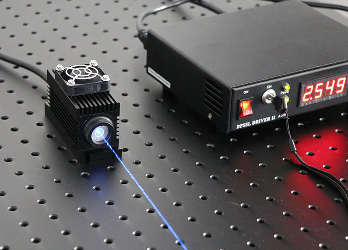 473nm 150mW 블루 DPSS 레이저 연구실 레이저 시스템 주문을 받아서 만들어질 수 있습니다